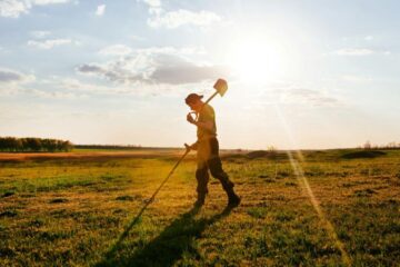 A ieșit la plimbare cu un detector de metale, s-a întors cu cea mai mare comoară romană