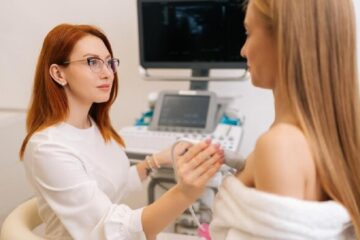 Două obiceiuri care cresc riscul de cancer de sân la femeile de 30 și 40 de ani