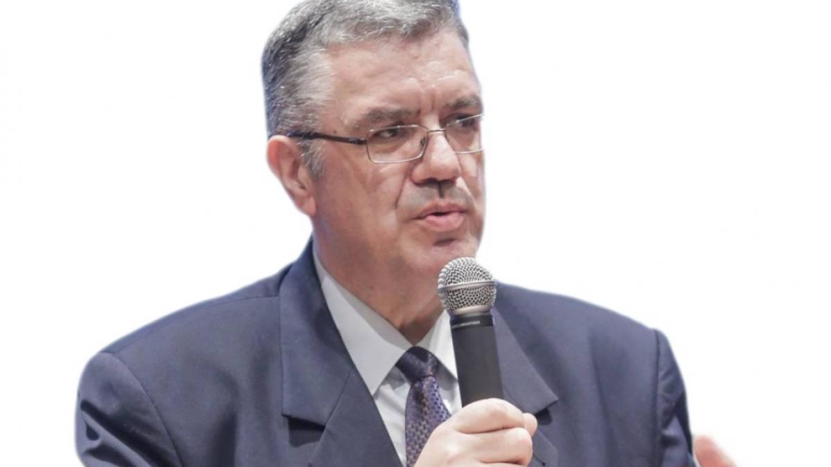 Cum a ajuns Giugea șef la Pensii: Șeful Casei, expert în degustarea vinurilor și om de casă al fostului demnitar PDL, Radu Berceanu
