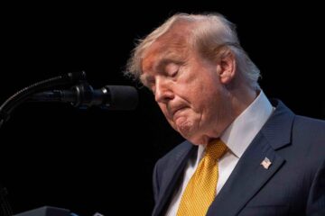 Lovitură pentru Trump: Curtea Supremă blochează restricțiile privind votul prin corespondență