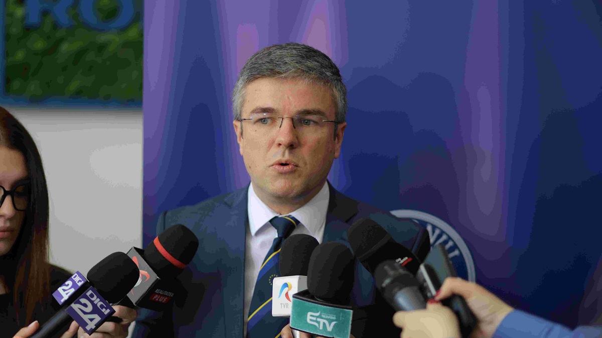 Ministrul USR al Economiei, Irineu Darău, și-a pus consiliera șefă peste Consiliul de Administrație la IPROCHIM SA