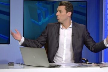Mircea Badea, corectat de mama sa chiar la începutul emisiunii. „Ai făcut un pleonasm deja!”
