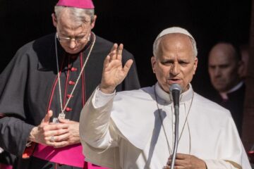 Pregătiri de gală pentru vizita Papei Leon al XIV-lea: 5.000 de preoți și diaconi vor purta haine noi