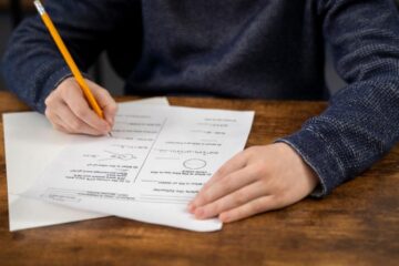 Principalii vinovați pentru dezastrul testelor PISA! Sabotaj uriaș: Cine a făcut praf cele 500 milioane € investite de România pentru reducerea analfabetismului funcțional