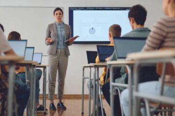 Prof. Paul Cernat, despre rezultatele testelor PISA: „Neoliberalismul sălbatic, de baltă și periferie strivește totul ca un tăvălug”
