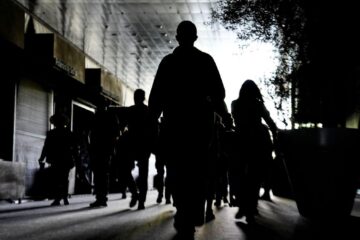 Războiul ajunge în farfuriile ucrainenilor. Rusia lovește lanțurile care aduc mâncarea la Kiev
