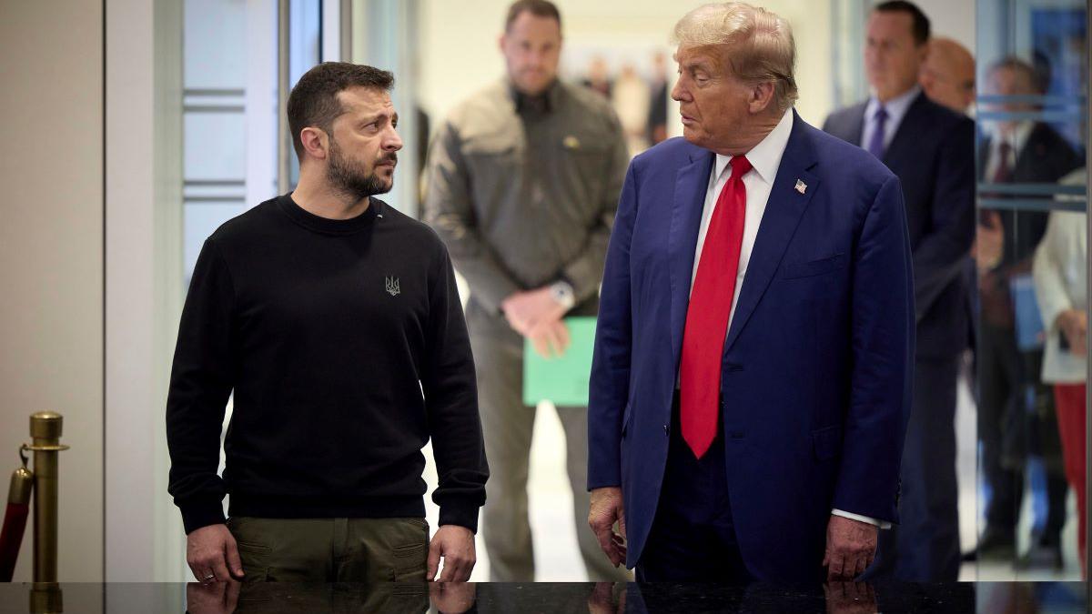 Trump îi cere lui Zelenski să oprească loviturile asupra rafinăriilor rusești: „Asta face rău lumii”