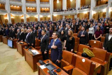 Uragan politic: „președintele” Georgescu, arestat. Președintele Nicușor Dan, asediat