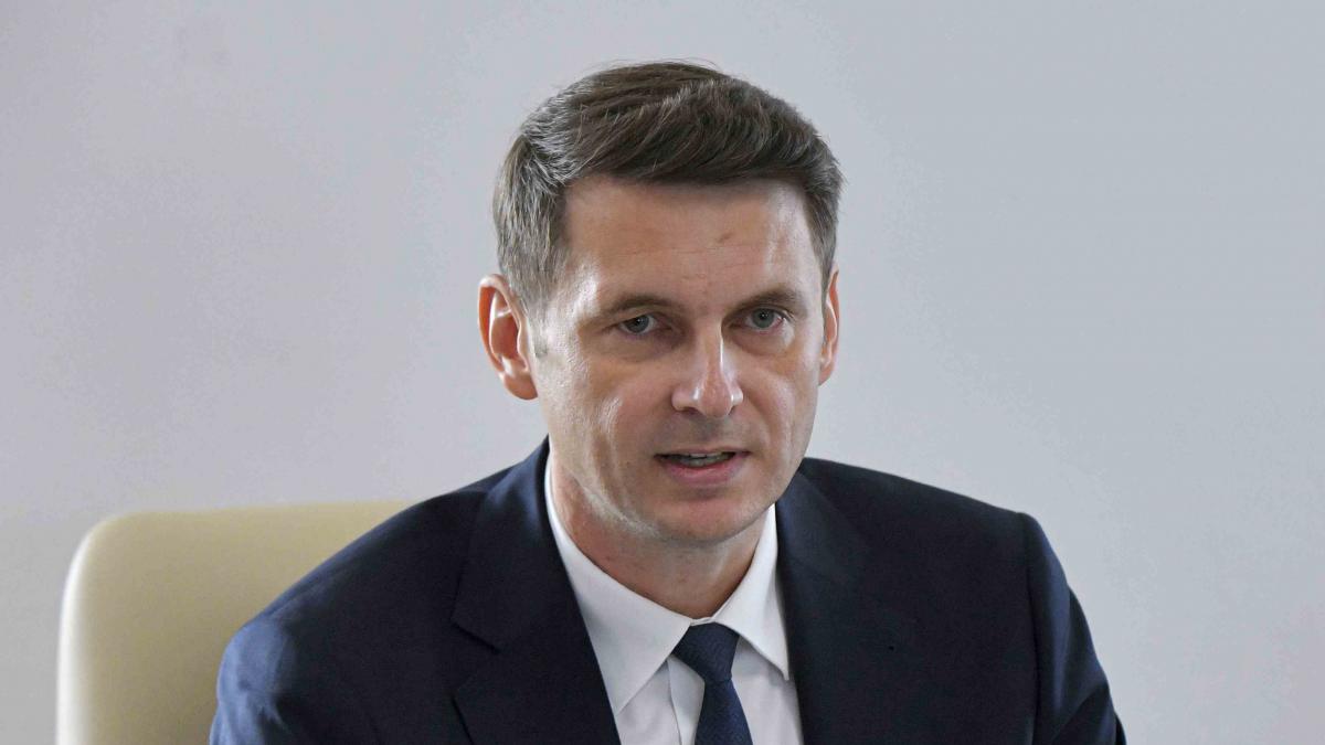 Afaceri pe bani publici, la nivel înalt: 372 de contracte, toate fără licitație, date de primării firmelor înființate de Mircea Abrudean
