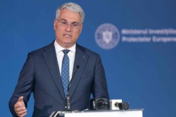 Bătaie de joc. Ministerul Fondurilor dă 150.000 de lei pe pixuri și umbrele