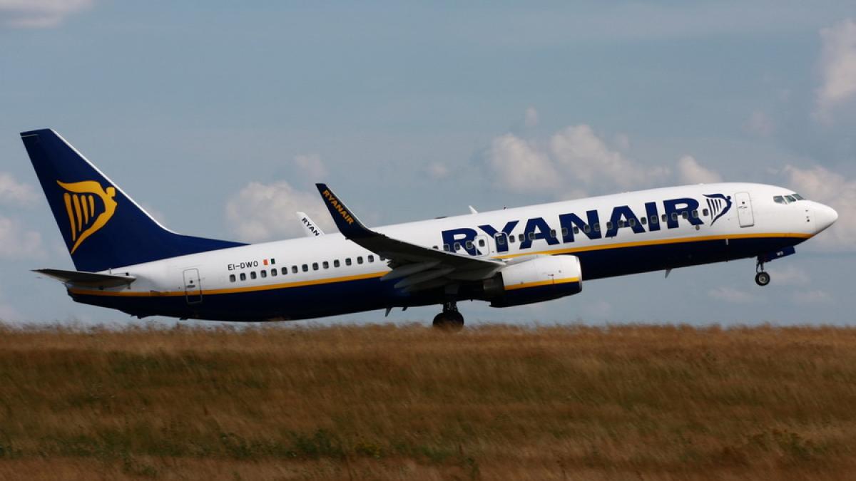 Biletele de avion s-ar putea scumpi cu până la 20% în Europa. Avertismentul șefului Ryanair