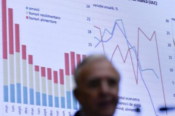 Lovitură pentru economia României înaintea verdictului S&P. Euro trece de 5,34 lei pe interbancar, iar rezervele BNR au pierdut 4,8 miliarde de euro