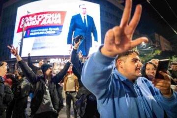 Cutremur politic în Serbia: Studenții sparg monopolul lui Vučić. Începutul unei noi ere sau o victorie cu riscuri?