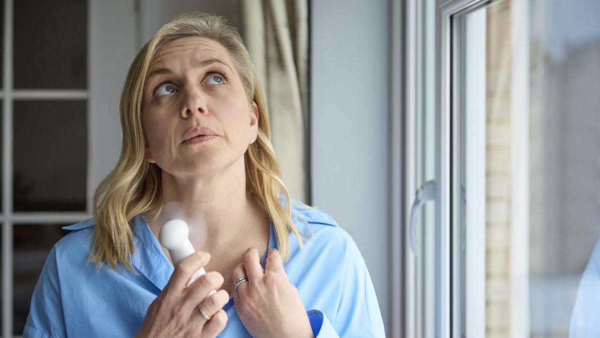 De ce unele femei resimt mai puternic simptomele menopauzei? Ce au descoperit cercetătorii