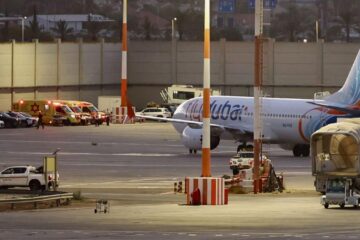 Dezvăluiri șocante de la bordul avionului Flydubai: Copilotul l-a atacat pe comandant cu un topor