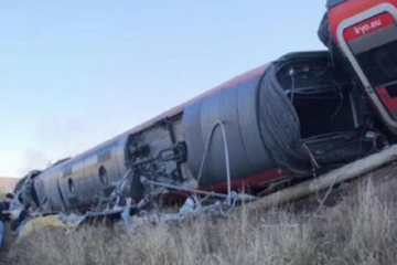 Două trenuri s-au ciocnit în Spania. Cel puțin 39 de persoane au murit