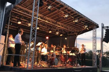 Faliment dansant. 300 de festivaluri organizate de primării, fără licitații, fără milă de buget