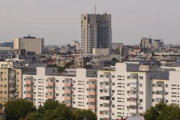 Ți-ai închis balconul sau l-ai unit cu sufrageria fără autorizație? Riști impozit dublu și amenzi uriașe