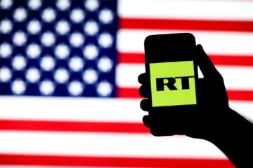 Kremlinul nu are nevoie să câștige alegerile americane. E suficient să le otrăvească