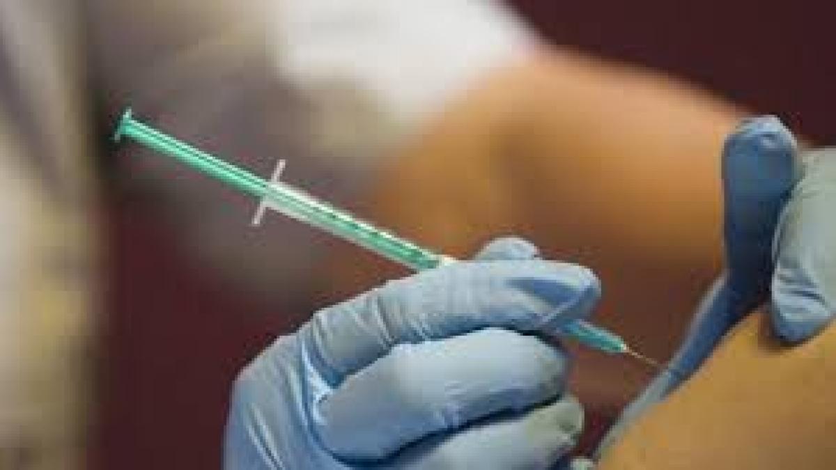 Premieră istorică în medicină: Un virus creat integral cu Inteligență Artificială a fost injectat unui pacient din SUA
