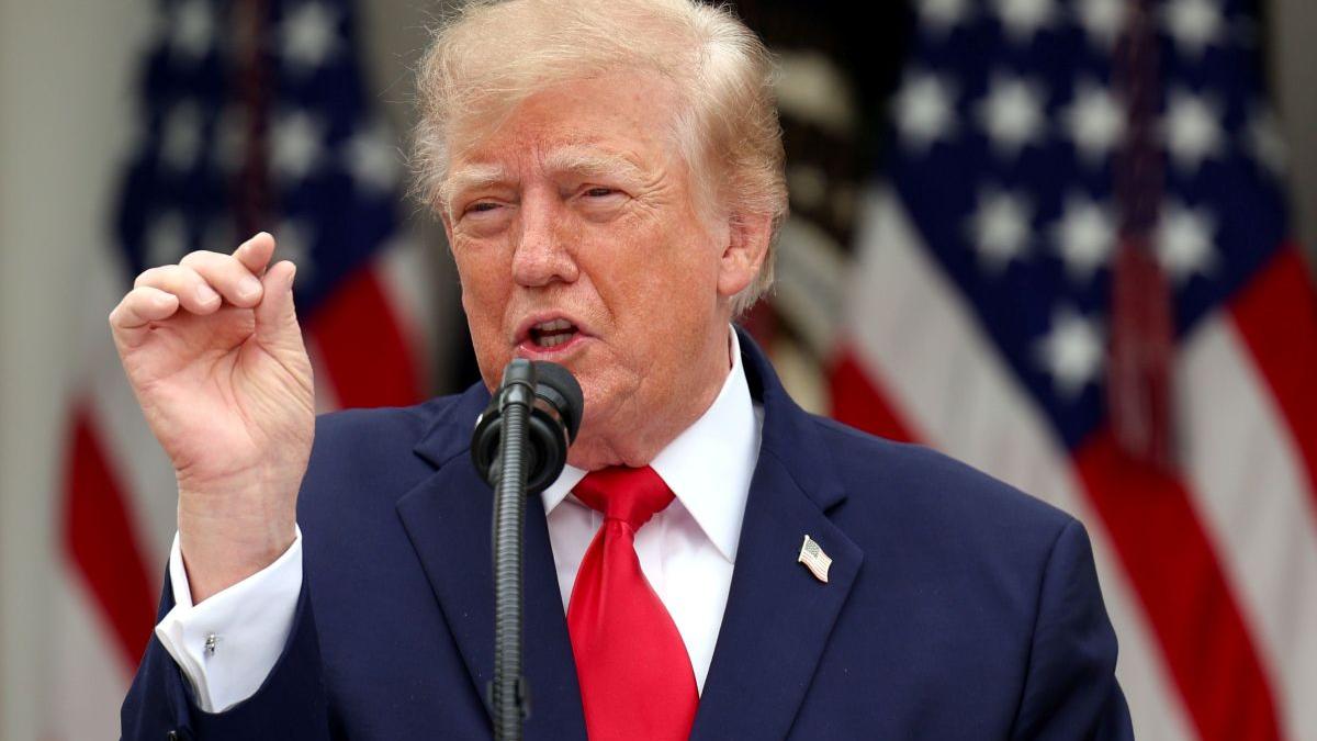 „Un președinte groaznic”: Trump îi răspunde lui Obama, care a comparat Casa Albă renovată cu o „fabrică de cheesecake-uri”