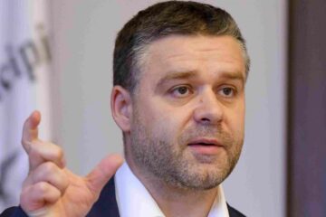 Primăria lui Ciprian Ciucu, prin Administrația Străzilor, a parafat o nouă afacere, de 24 de milioane de euro, cu firma lui Tiberiu Urdăreanu