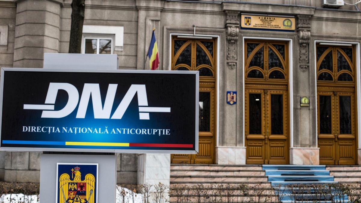 Șpagă de 45.000 de lei la Mediu: Un inspector AFM a fost reținut de DNA pentru corupție