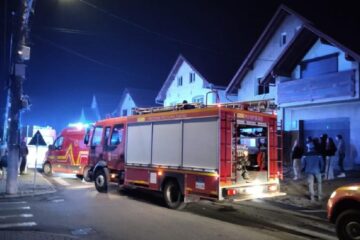Tragedia de la Tălmaciu: un reșou electric, cauza probabilă a incendiului în care au murit doi frați de 2 și 4 ani