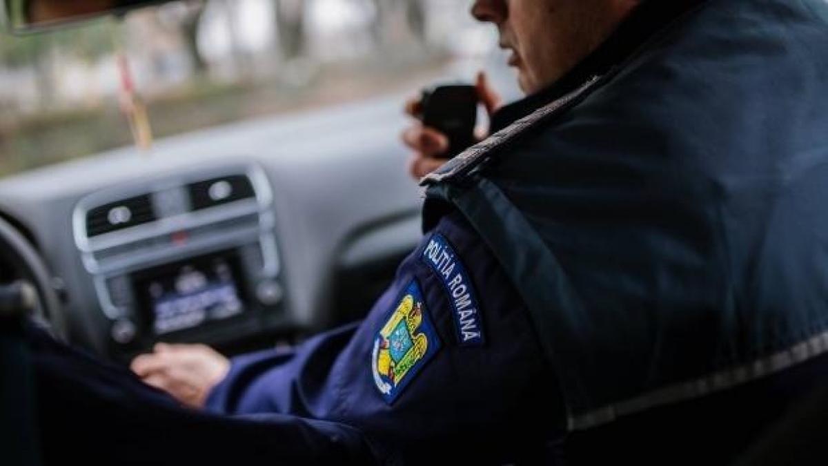 Urmărire ca în filme în Capitală: Un hoț i-a amenințat cu un cuțit pe polițiști