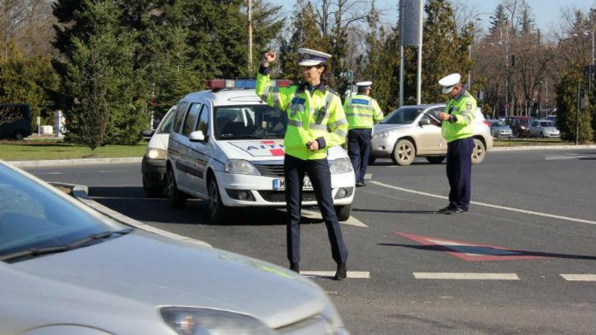 Zeci de străzi blocate și trasee STB modificate în Capitală, din această noapte